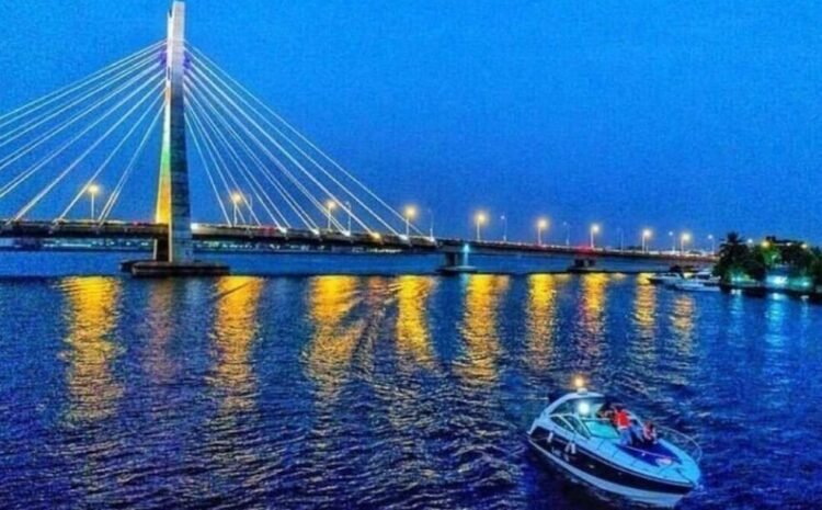Explore the Pleasures of A Boat Ride!